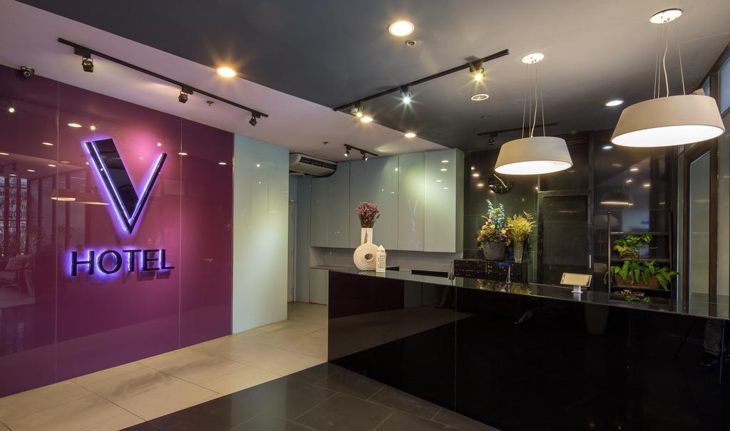 V Hotel Manila Exterior photo